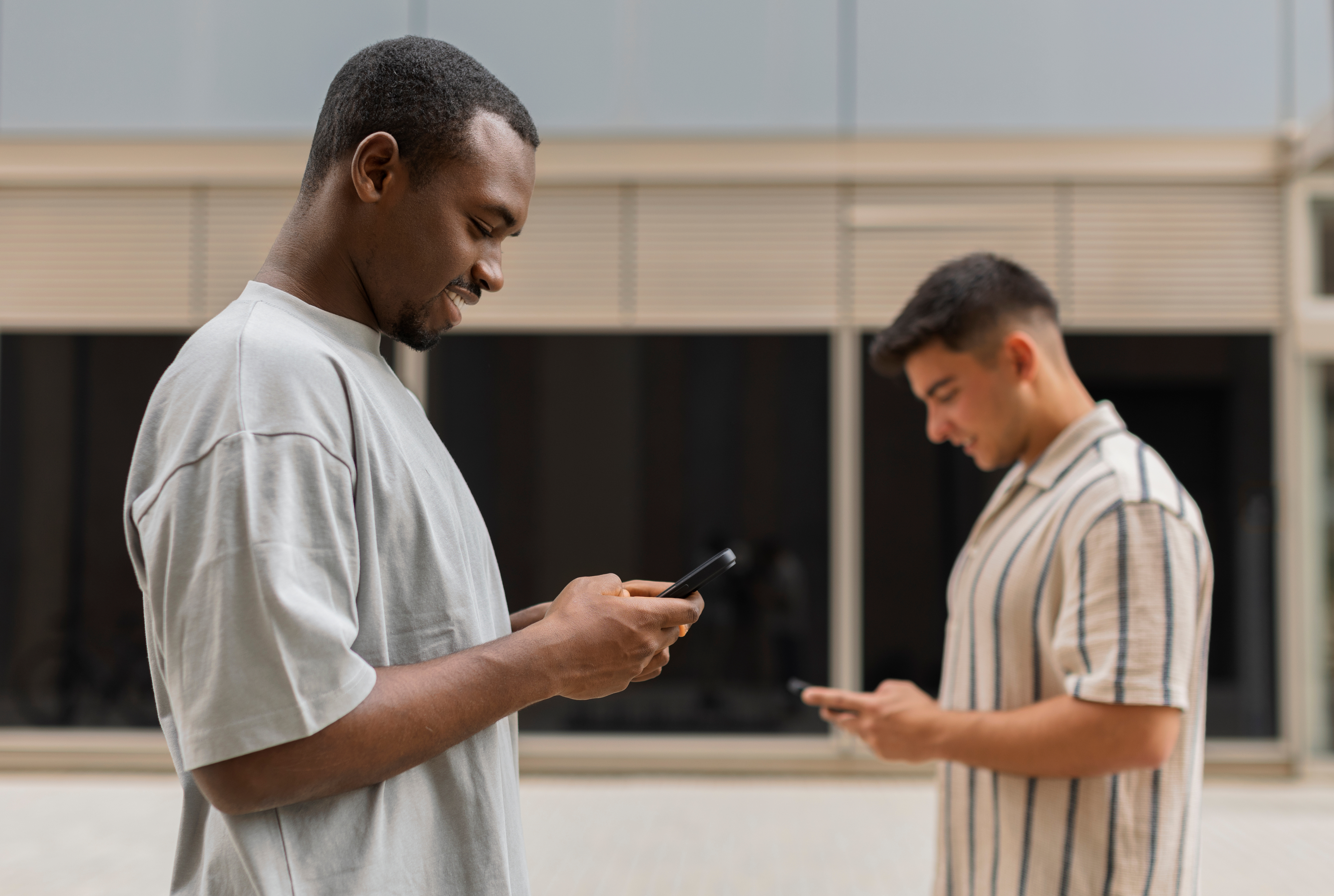 Everyday users looking for fast, reliable agents nearby